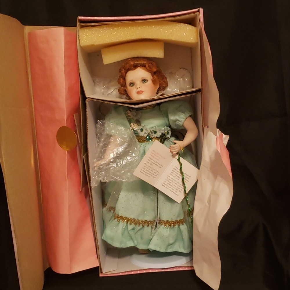 Porcelain Doll - Picture 7 of 8